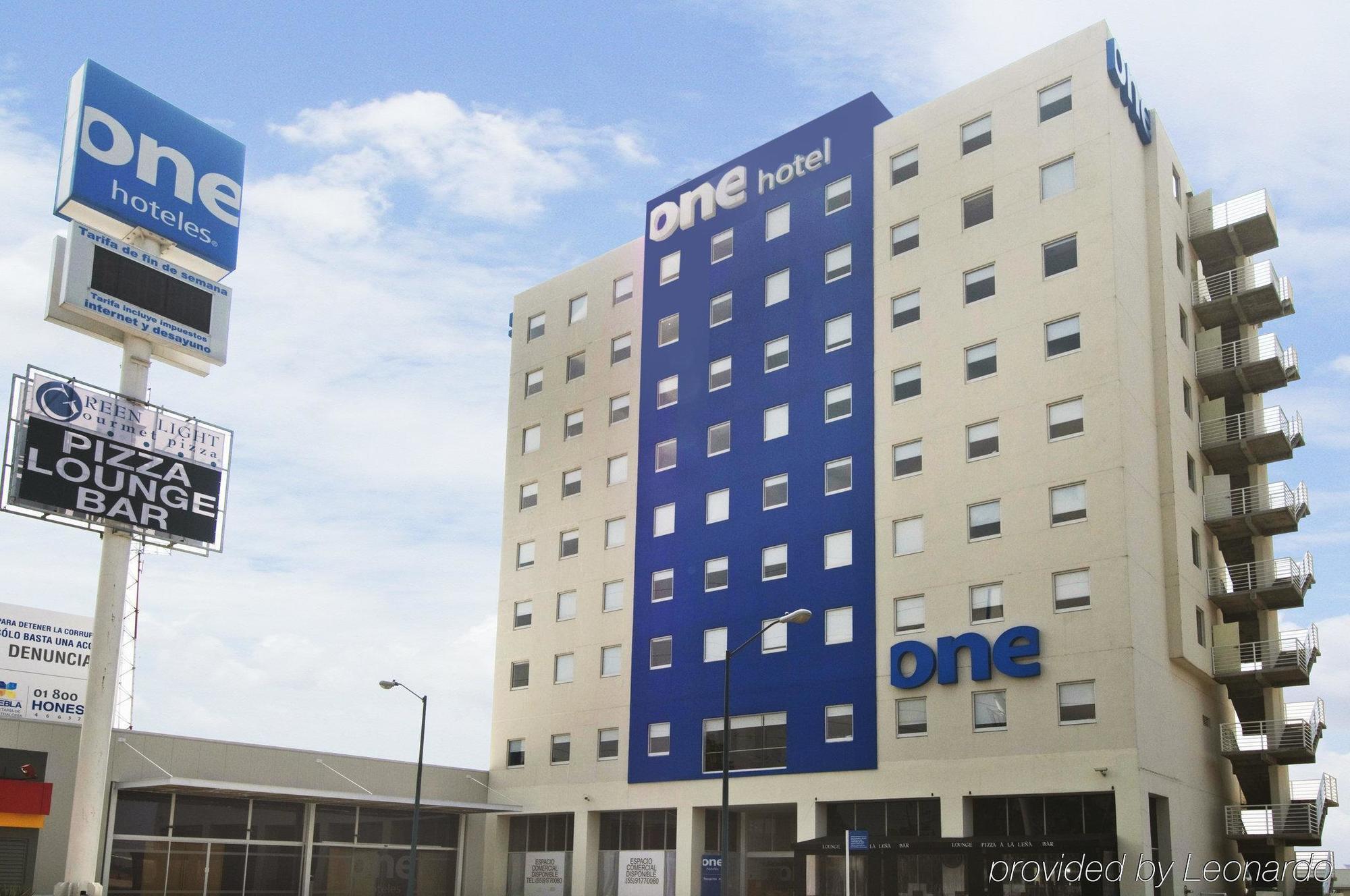 One Puebla Finsa Hotel Eksteriør billede