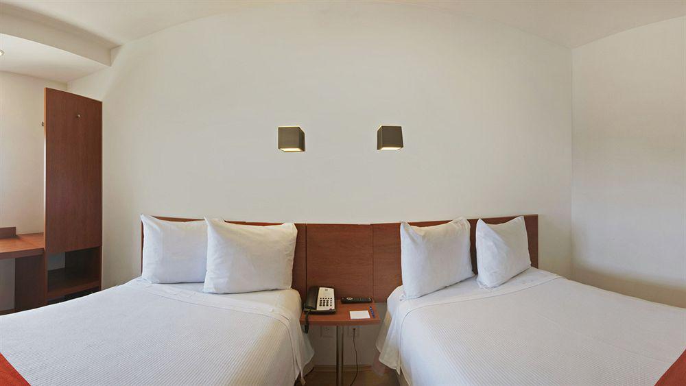 One Puebla Finsa Hotel Eksteriør billede